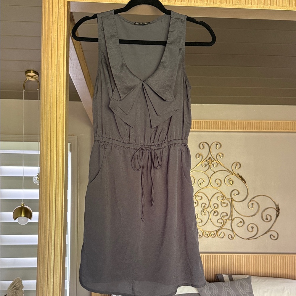 Elegant Gray Sleeveless Dress